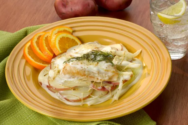 Картофельная запеканка с курицей и фенхелем
