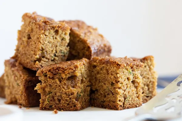 Пирог с ананасом и цукини