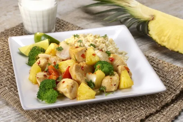 Тайская курица с ананасом